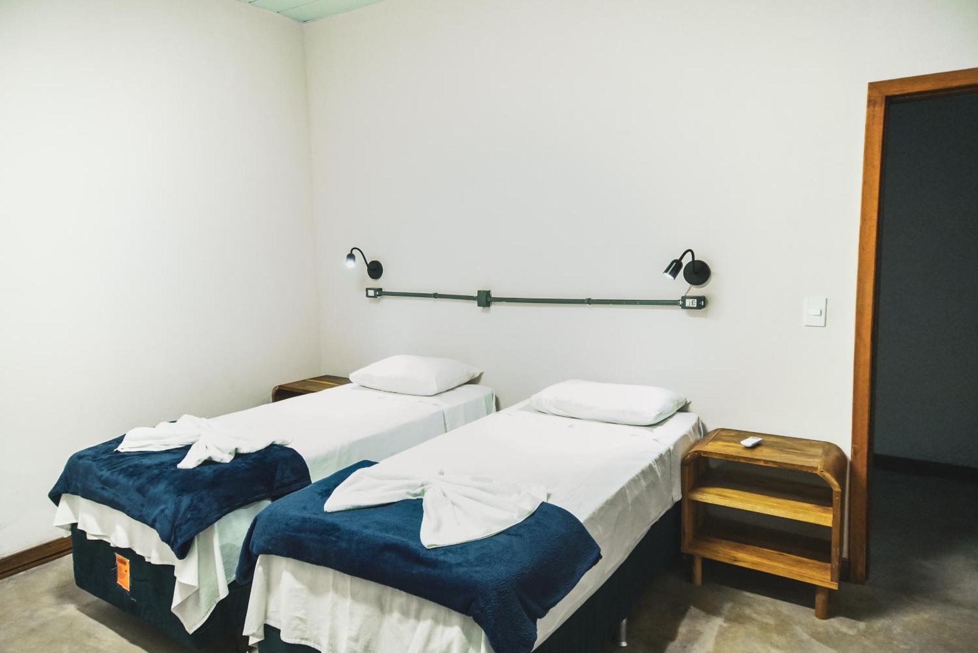 Local Hostel Novo Airão Buitenkant foto